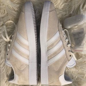 NWT Adidas neo coudfoam trainers